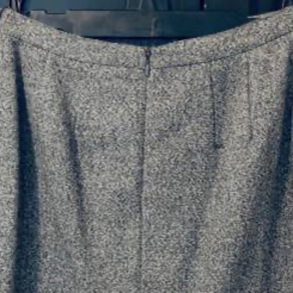 Beautiful Wool Skirt Suit - Picture 5 of 12